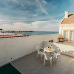 21 - Surf House Perfect Location