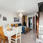21 - Surf House Perfect Location