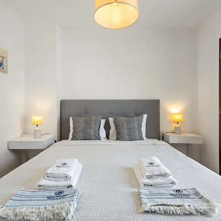 21 - Surf House Perfect Location * Baleal